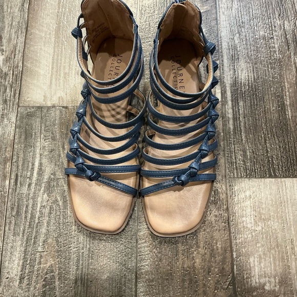 Journee Collection Navy and Tan Strappy Sandals Size 8.5 - Picture 1 of 12
